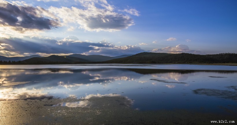 内蒙古阿尔山杜鹃湖风景图片