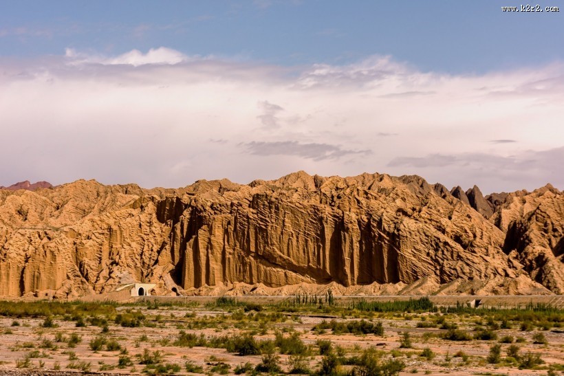 新疆天山大峡谷风景图片