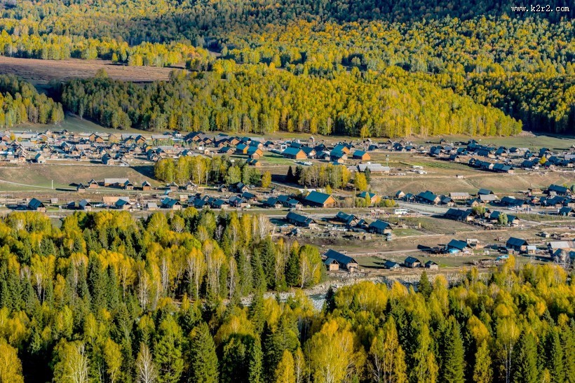 新疆禾木秋色风景图片