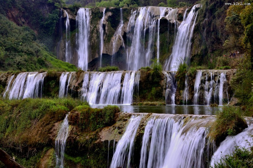 云南九龙瀑布风景图片