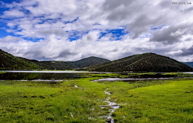 云南普达措国家公园风景图片