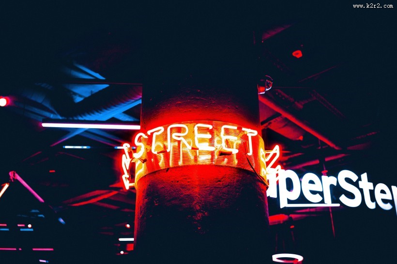 夜晚闪耀的霓虹灯图片大全