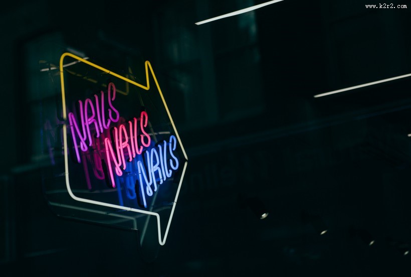 夜晚闪耀的霓虹灯图片大全