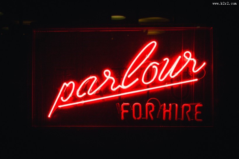 夜晚闪耀的霓虹灯图片大全