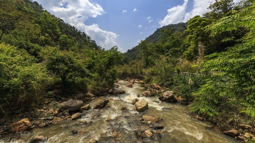 云南腾冲热海大滚锅风景图片