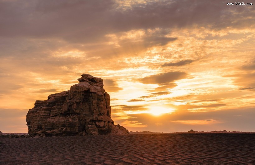 甘肃玉门关雅丹魔鬼城风景图片
