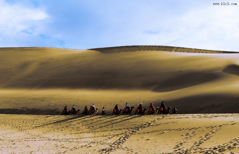 甘肃鸣沙山风景图片