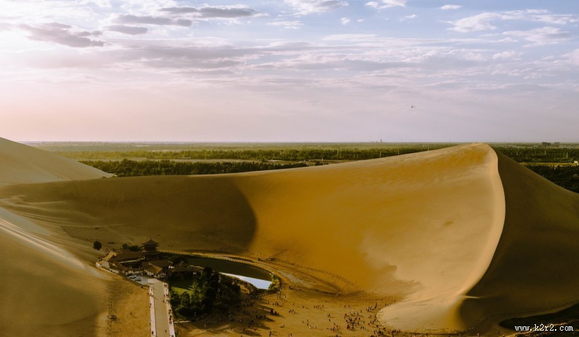 甘肃鸣沙山风景图片