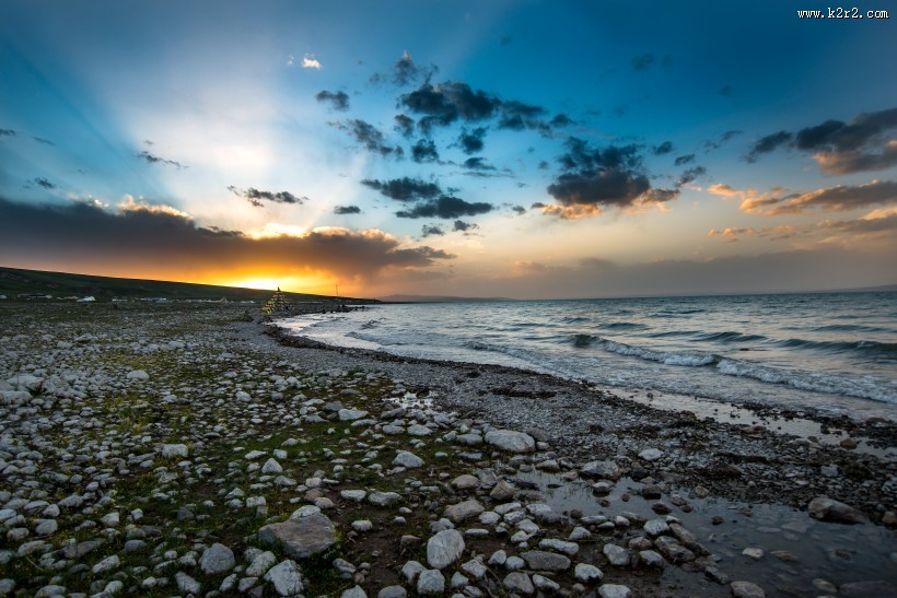淡雅娴静的青海湖图片