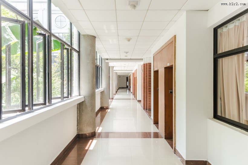 上海华东政法大学的明亮教室图片