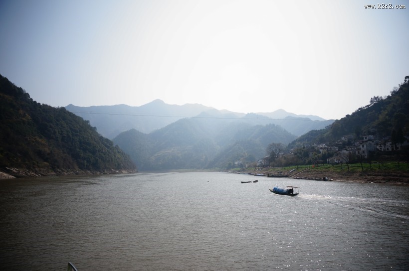 安徽新安江水上风景图片