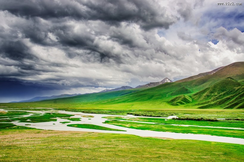 新疆巴音布鲁克风景图片