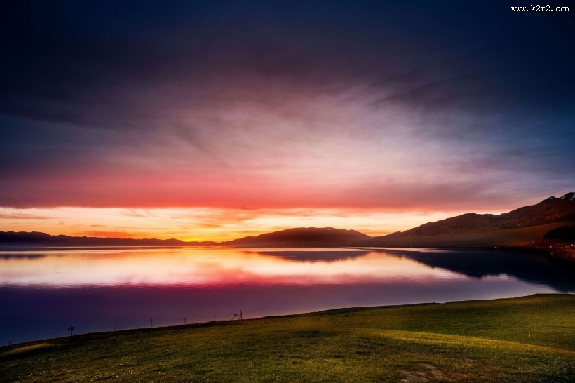 新疆赛里木湖晨曦风景图片大全