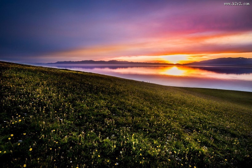新疆赛里木湖晨曦风景图片大全