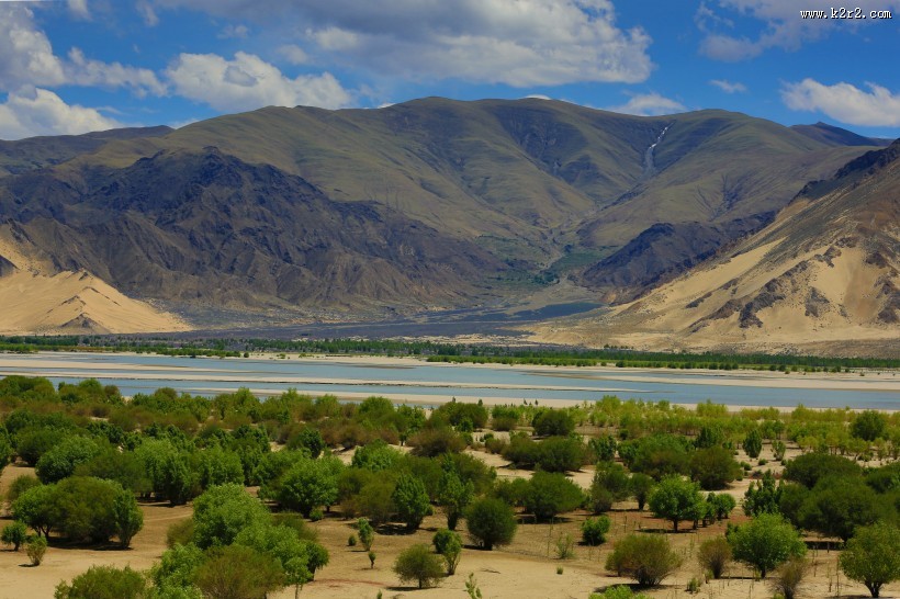 西藏雅鲁藏布江风景图片