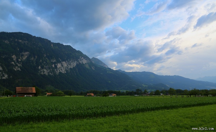 瑞士因特拉肯小镇风景图片