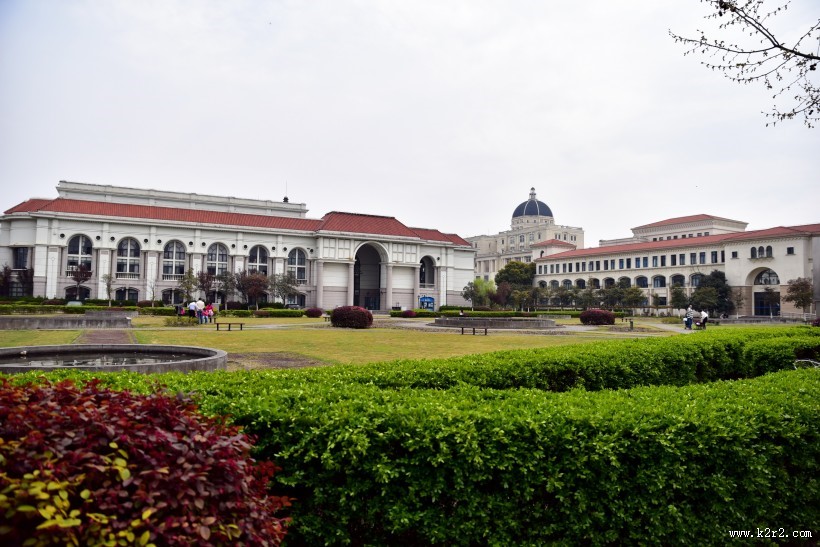 上海外国语大学风景图片
