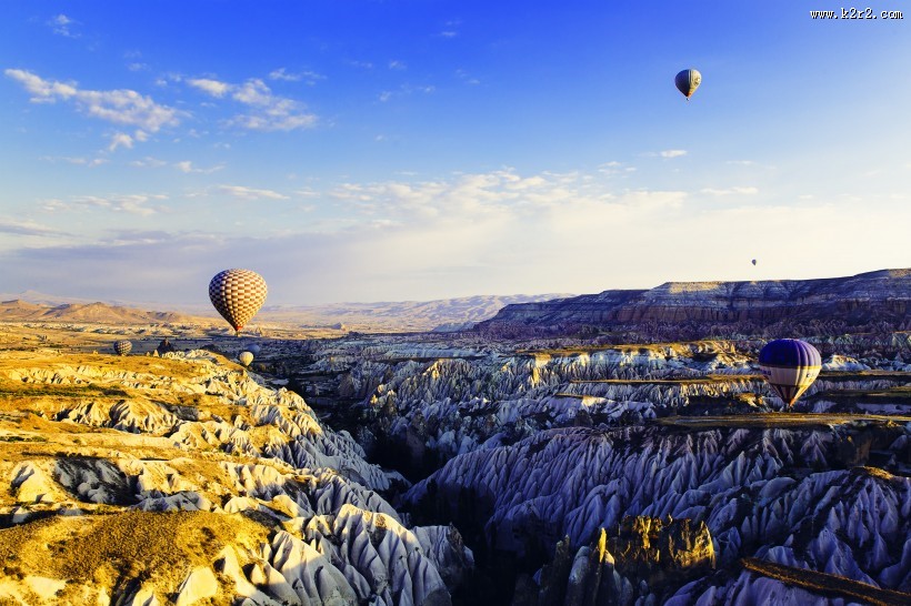 土耳其卡帕多西亚的喀斯特地貌风景图片