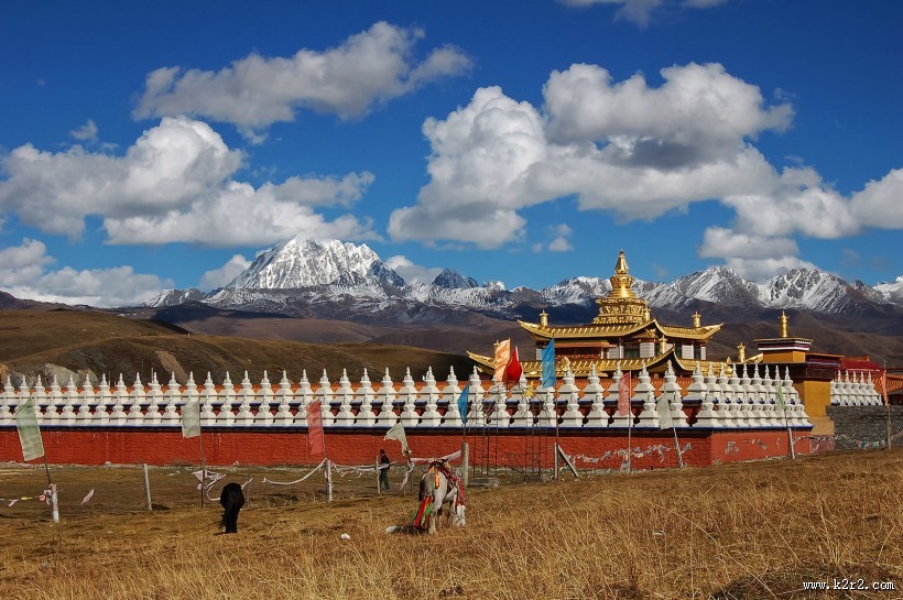 四川亚拉雪山风景图片