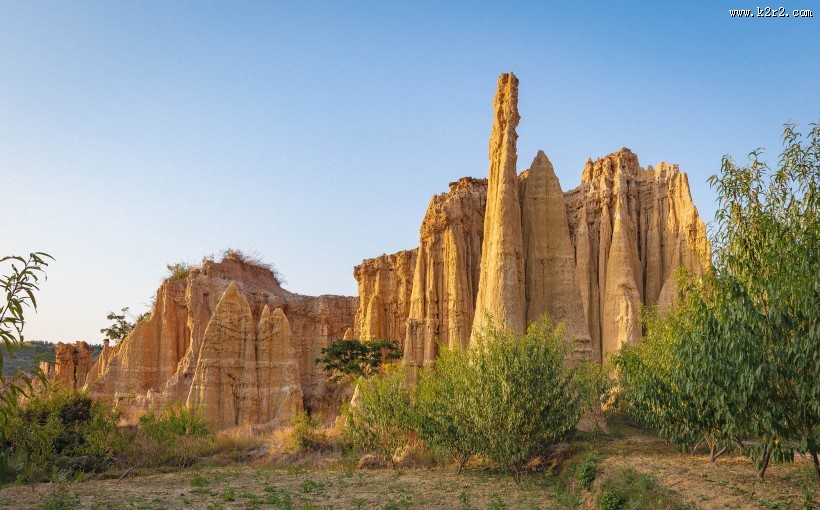 云南元谋浪巴铺土林风景图片大全