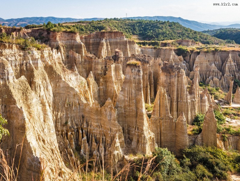 云南元谋浪巴铺土林风景图片大全