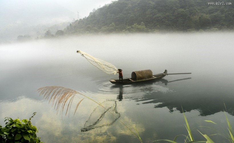雾漫小东江风景图片