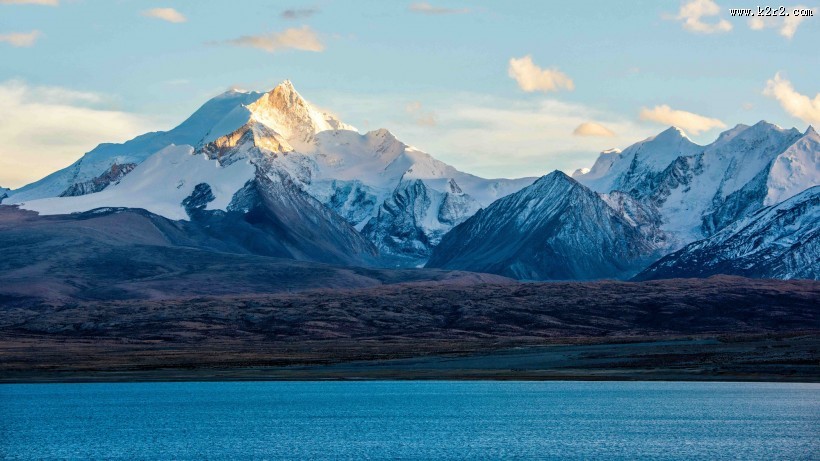 西藏希夏邦马峰风景图片