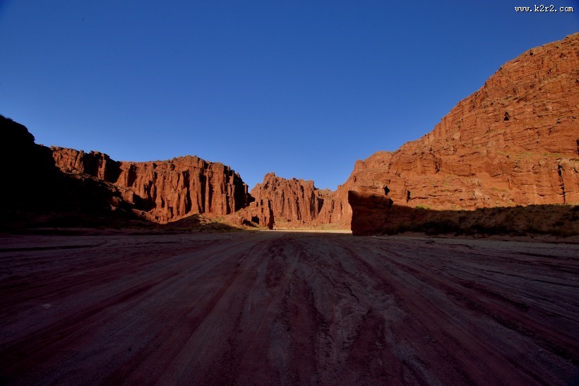 新疆阿克苏托木尔峰峡谷风景图片大全