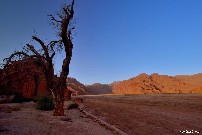 新疆阿克苏托木尔峰峡谷风景图片
