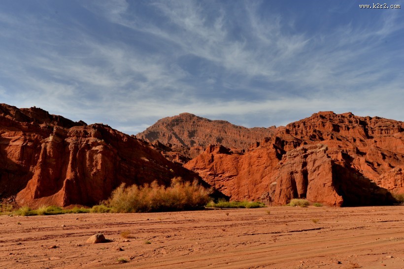 新疆阿克苏托木尔峰峡谷风景图片