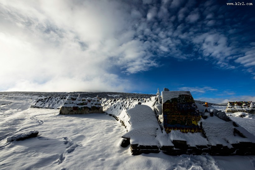 四川高尔寺山雪景图片