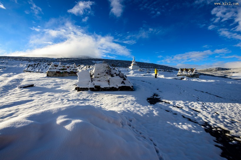 四川高尔寺山雪景图片