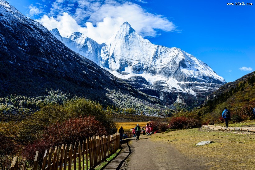 四川央迈勇神山风景图片