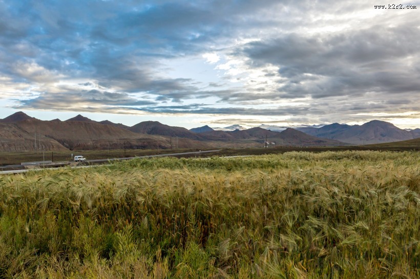 西藏珠穆朗玛峰风景图片