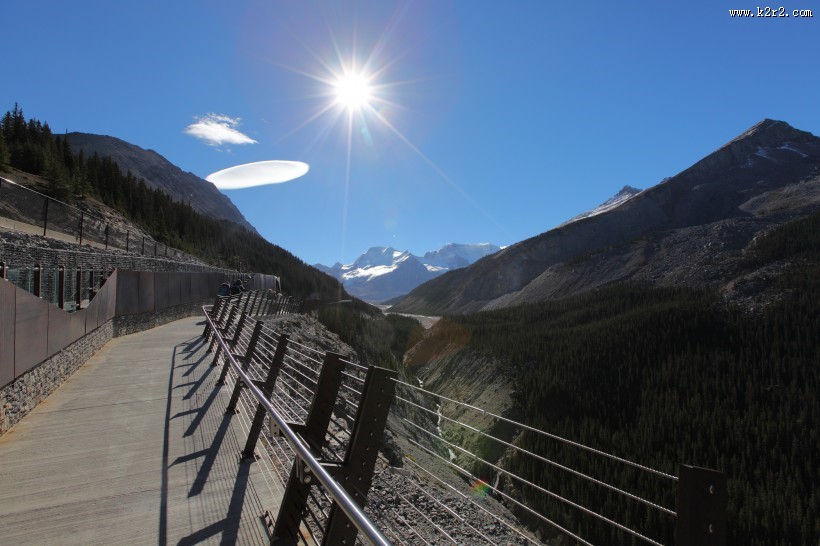 秋日下的落基山脉风景图片
