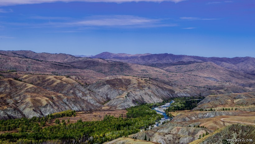 新疆阿勒泰原始古朴的齐巴契列克风景图片