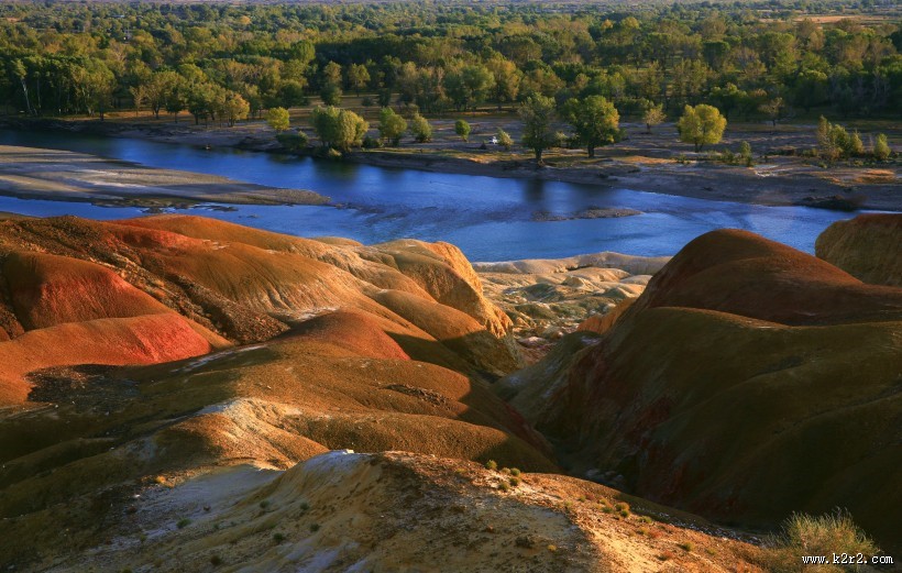 新疆五彩滩风景图片