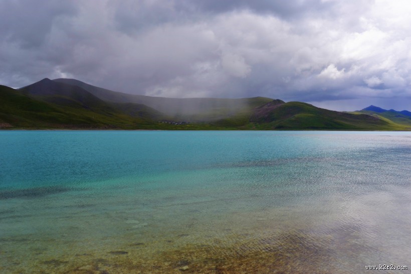 美丽的羊卓雍措风景图片