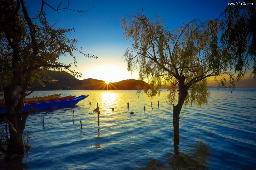 云南沪沽湖风景图片