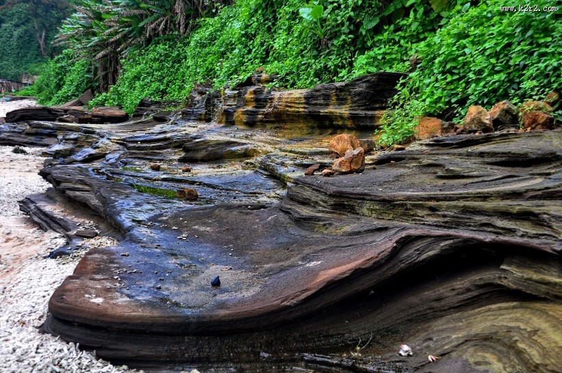 广西涠洲岛滴水丹屏图片