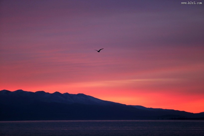 青海湖日出风景图片