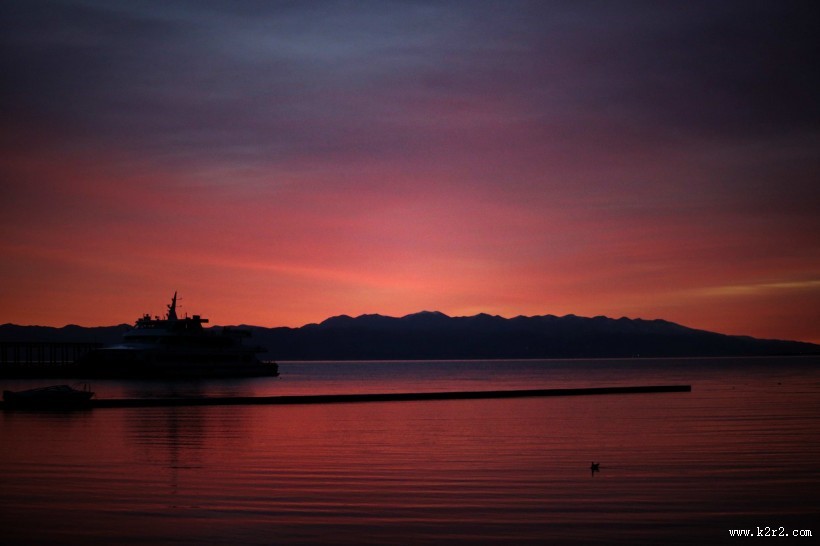 青海湖日出风景图片