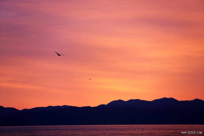 青海湖日出风景图片