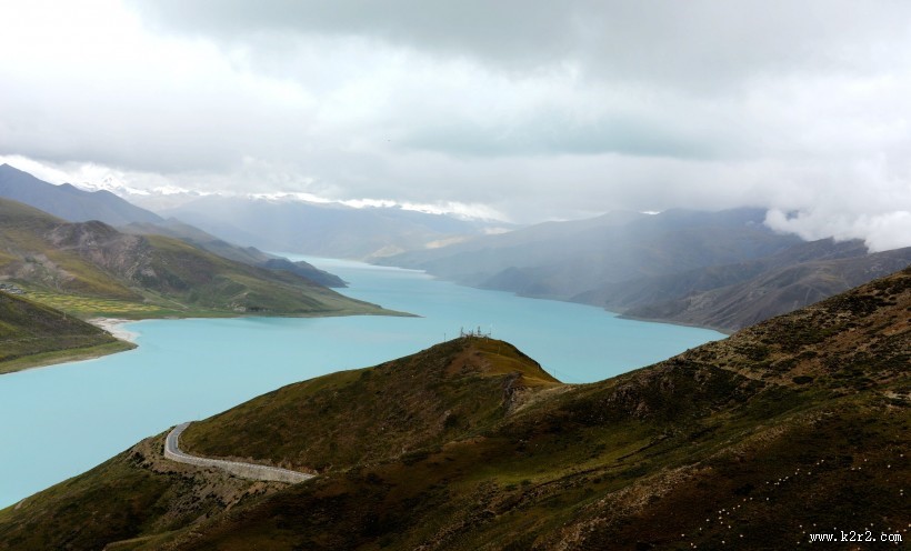 西藏羊卓雍措风景图片