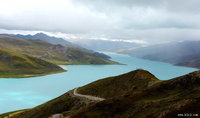 西藏羊卓雍措风景图片