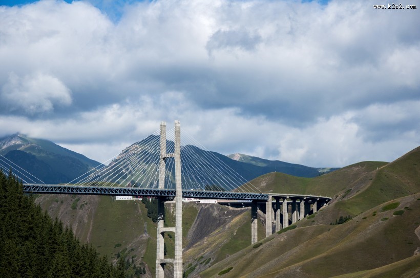 新疆伊犁果子沟大桥风景图片大全