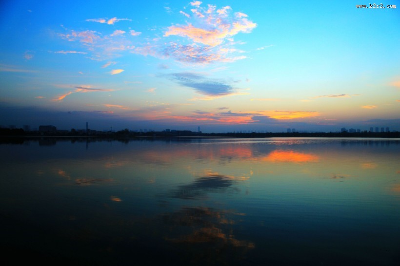 湖北汤逊湖日出风景图片