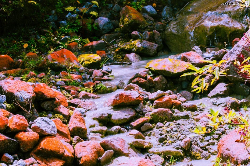 四川贡嘎山的山水风景图片