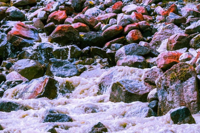 四川贡嘎山的山水风景图片