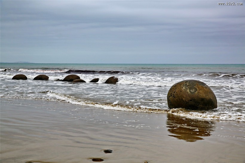 新西兰蓝岛摩拉基大圆石图片